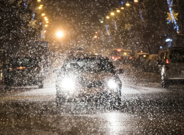 Meteoroloji peş peşe uyarmıştı! Aybar kar fırtınası İstanbul'u beyaza bürüdü! | İstanbul'da kar yağışı ne kadar sürecek? İşte son dakika kar haberleri - 24