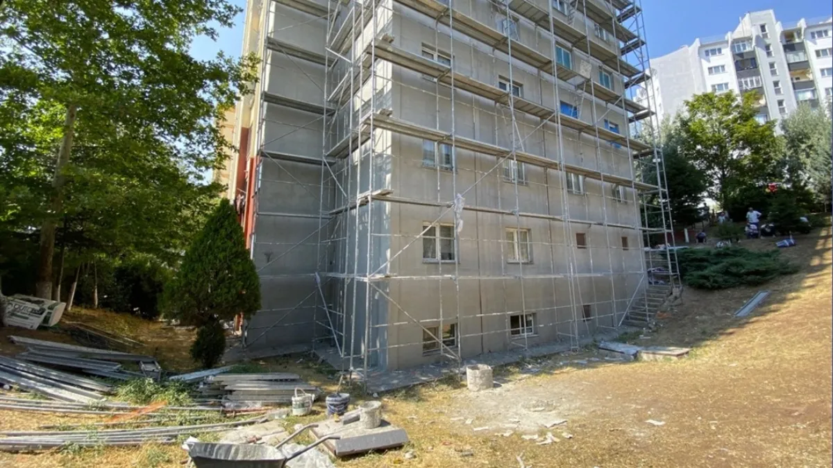 İskelede çalışırken 5'inci kattan düşerek öldü