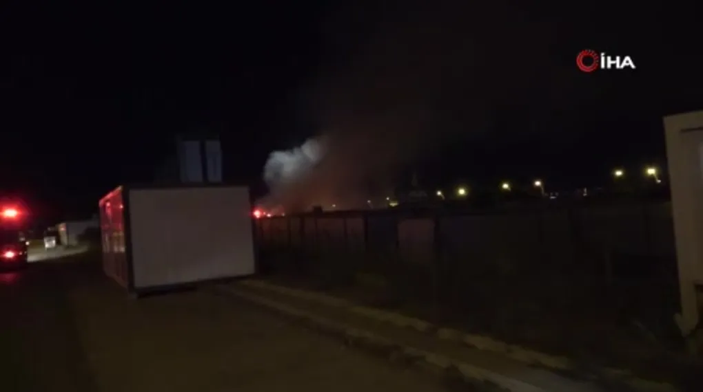 Malatya'da yangın! Konteynerler küle döndü