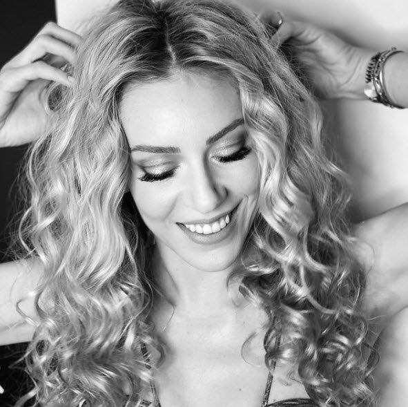 Sinem Kobal takipçilerini ikiye böldü! Bunu ilk kez yaptı! Son hali