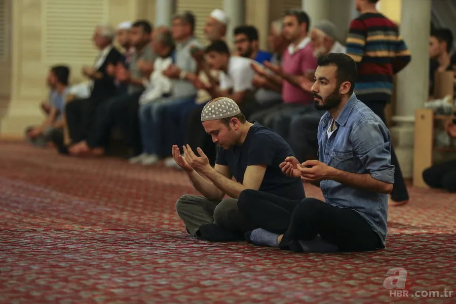 Arefe Günü hangi sureler, dualar okunur? Arife Günü ibadetleri nelerdir? İhlas, Fatiha, Nas, Felak sureleri! 6