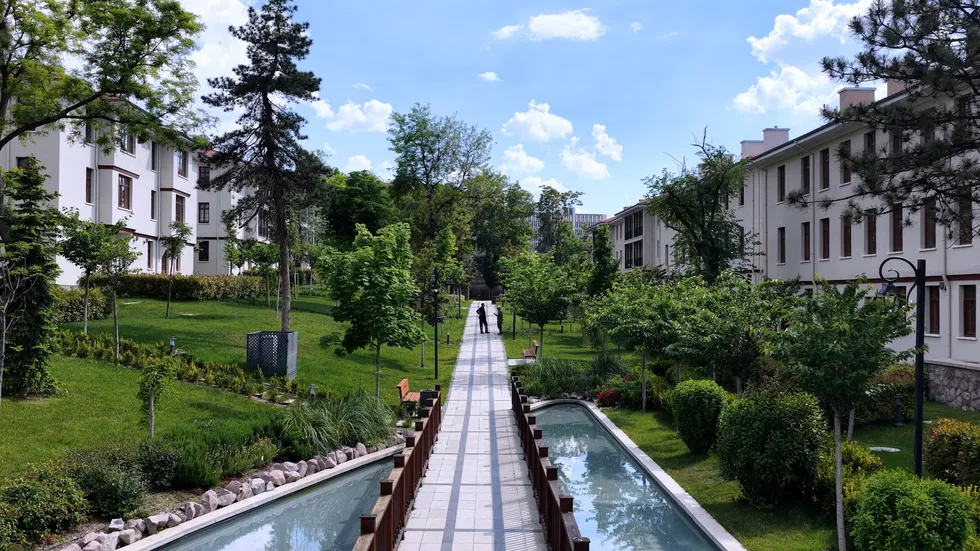 1781623877301.jpg "Sizce de çok yakışmadı mı?" - 1