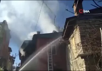 Konya’nın Beyşehir ilçesinde evler yandı