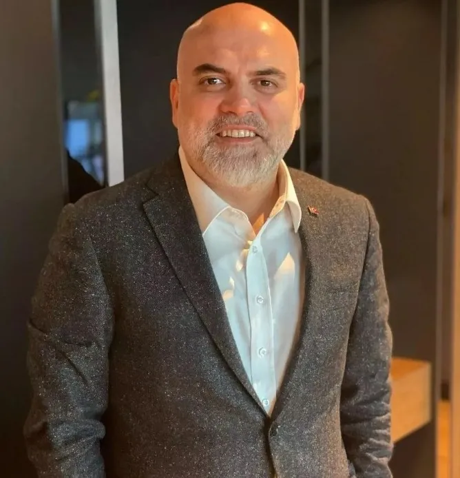 ibbdeki-rusvet-carki-murat-kapkinin-telefon-kayitlarinda-catir-cutur-paralari-indiriyorlar-1743133083716.jpeg Yolsuzluktan tutuklanan Murat Kapki (AHABER)