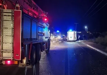 Çorum'da 2 otomobil kaza yaptı! 4 yaralı