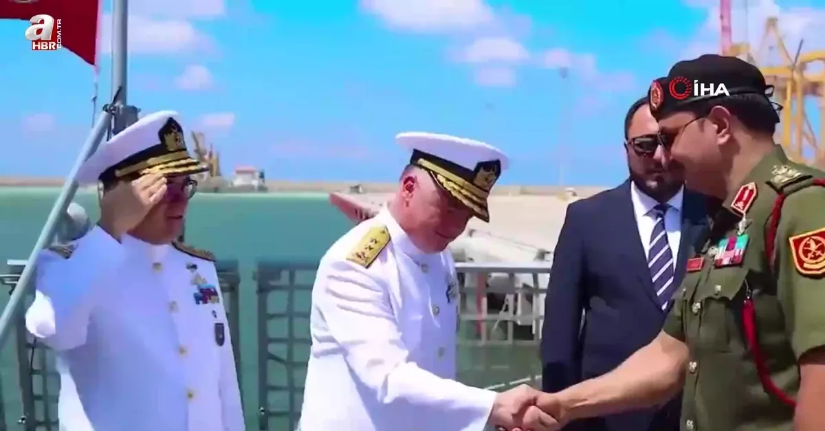 TCG Kınalıada'dan Bingazi'ye liman ziyareti