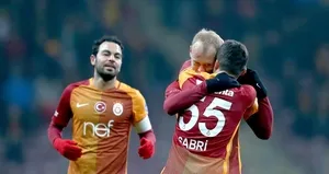 Galatasaray, Akhisar Belediye’yi farka boğdu