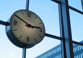 Kış saati uygulaması kaldırıldı, saatler 30 Ekim'de geri alınmayacak