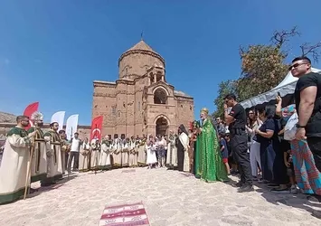 1100 yıllık Akdamar Kilisesi'nde 13. ayin