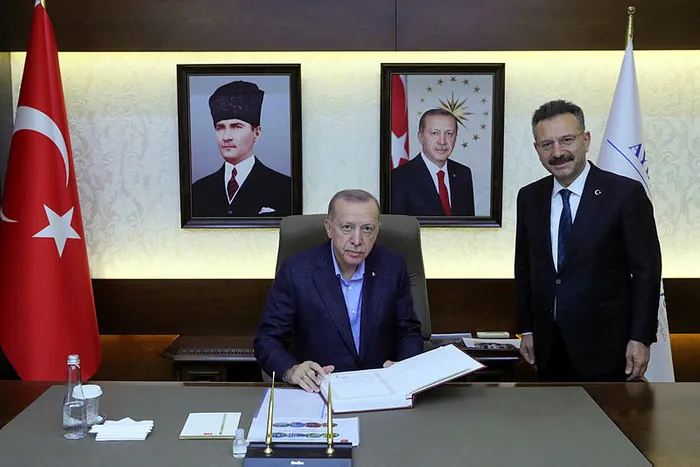 Başkan Erdoğan Aydın Valiliğini ziyaret etti! Cemevi başkanları ile muhtarlardan teşekkür ziyareti