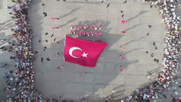 İstanbul ve Londra'da eş zamanlı "15 Temmuz" koreografisi - 3