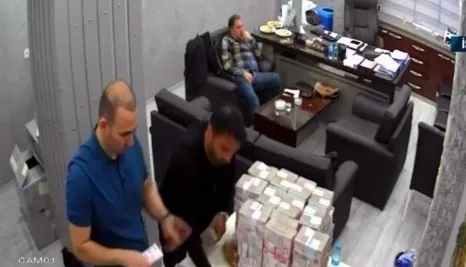 istanbul-senin-ile-vatandaslar-anbean-takip-edildi-verilerde-abd-ve-almanya-detayi-chp-istanbul-il-baskanligi-1762889633209.jpg Fotoğraf-A Haber Arşiv