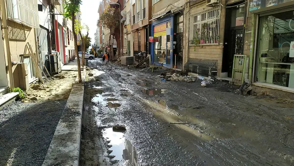 CHP’li belediyeler Kadıköy ve Bakırköy’ü çamura buladı! Yaşanmaz bir şehir