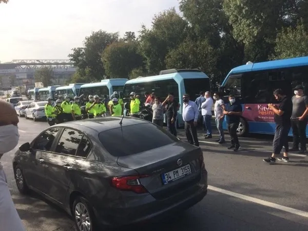 Minibüsçülerden taksi plakası eylemi! - 1