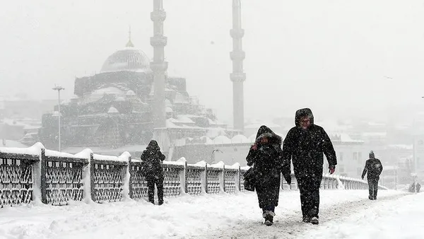 istanbula-kar-ne-zaman-yagacak-uzman-isim-canli-yayinda-tarih-verdi-winter-is-coming-meteoroloji-uyardi-bu-gec-1669706386672.jpeg İstanbul'a kar yağacak mı? ⛄Uzman isim canlı yayında tarih verdi | Aralık ayı karla birlikte geliyor | Meteoroloji uyardı bu gece başlıyor - 8
