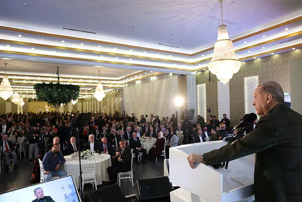 romanlar-ile-iftar-bulusmasinda-baskan-erdogandan-kritik-aciklamalar-basari-hanemize-yeni-yildizlar-ekleyecegi-1680980567143.jpg Romanlar ile İftar Buluşması’nda Başkan Erdoğan’dan kritik açıklamalar: Başarı hanemize yeni yıldızlar ekleyeceğiz - 8