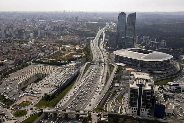 son-dakika-istanbulda-bayram-trafigi-erken-basladi-son-durum-havadan-goruntulendi-1651247222407.jpg Son dakika: İstanbul'da bayram trafiği erken başladı! Son durum havadan görüntülendi - 1