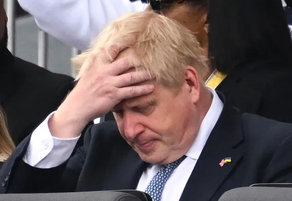 İngiltere'de Başbakan Boris Johnson'ın koltuğu tehlikede! Parlamentoda güven oylaması yapılacak - 3