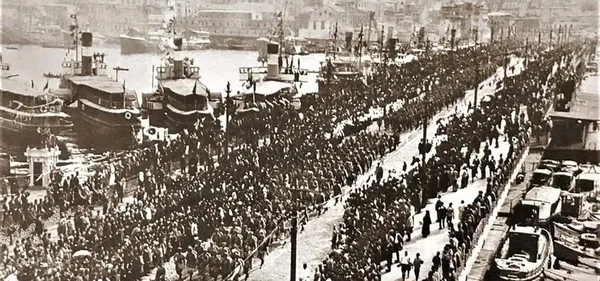 6-ekimde-ne-oldu-onemi-nedir-istanbul-kac-yilinda-kurtarildi-istanbulun-kurtulusunun-100-yili-1696569537816.jpg
