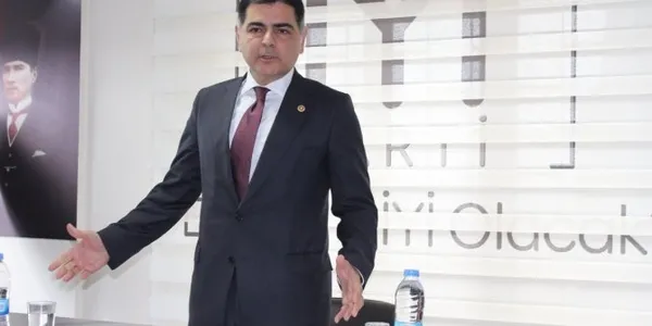 cuntaci-amirallerin-bildirisinin-bir-numarasi-ergun-mengi-iyi-partide-yonetici-cikti-1617570799448.jpg