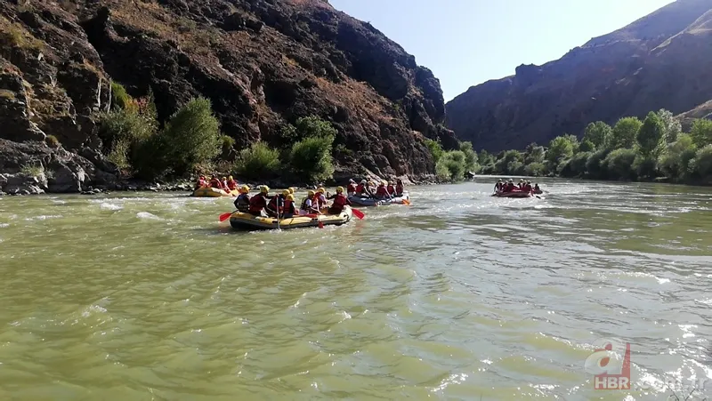 Binali Yıldırım Erzincan'da rafting yaptı 3