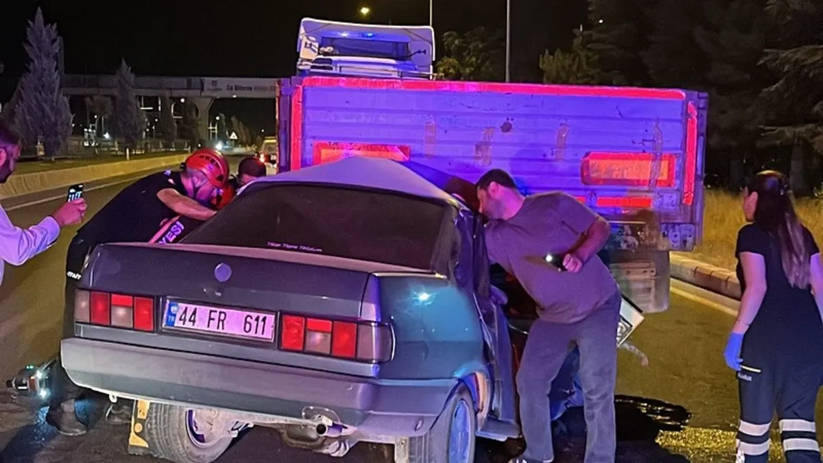 Malatya'da tır ile otomobil çarpıştı: 1 yaralı