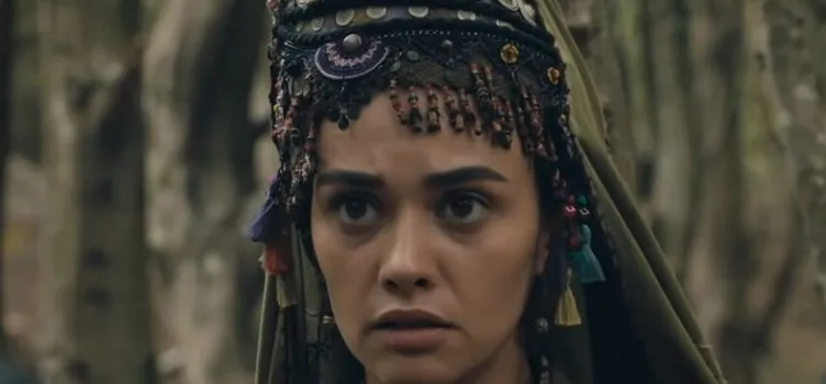 Muge Anli Canli Yayininda Surpriz Muge Anli Kac Yasinda Muge Anli Kizinin Hediyesini Canli Yayinda Paylasti Iste Unlulerin Yaslari