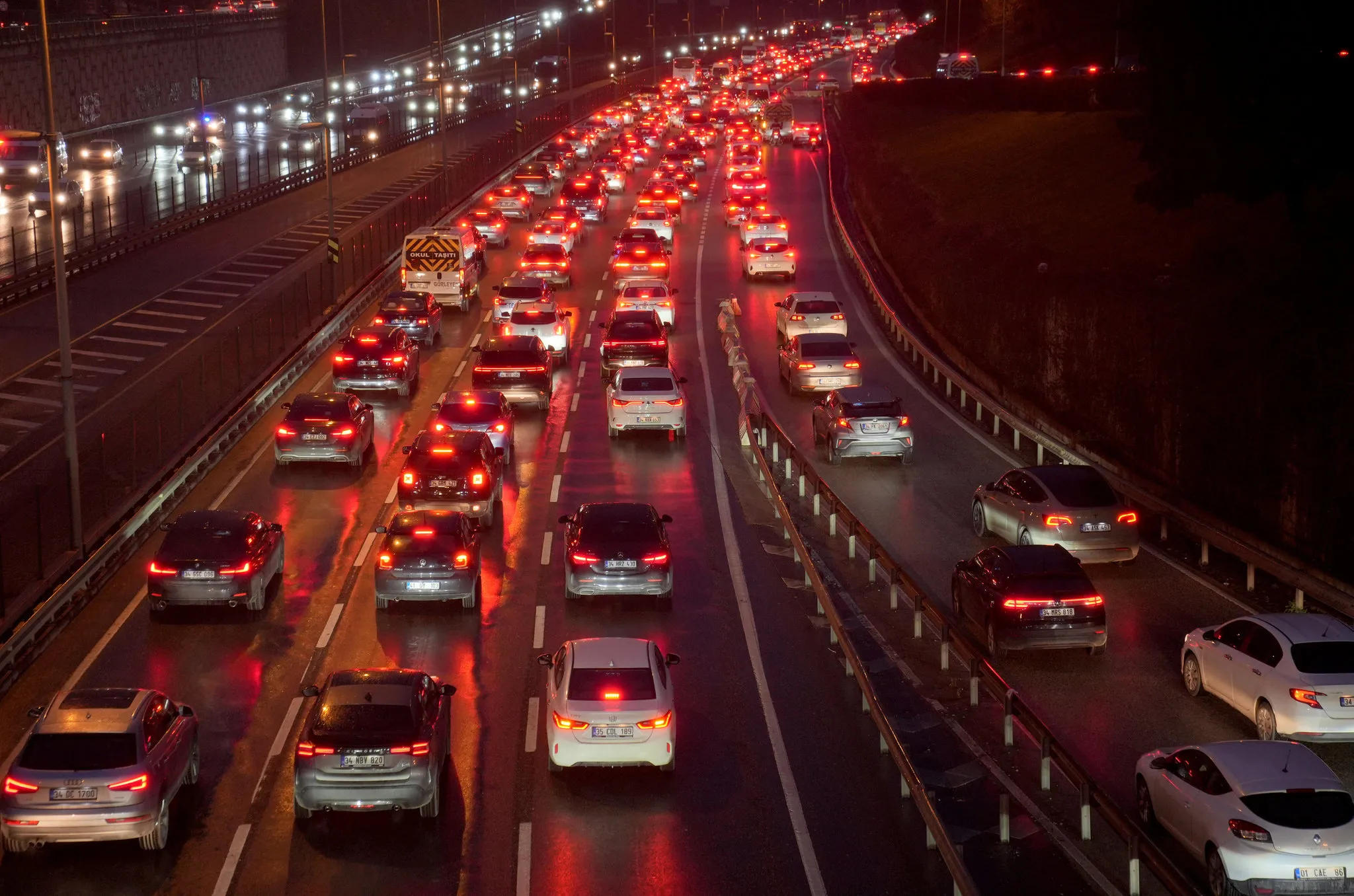 Yarıyıl tatili sonrası İstanbul’da trafik çilesi! Yoğunluk yüzde 81’e ulaştı