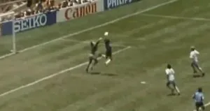 Futbol tarihine geçen top satılıyor