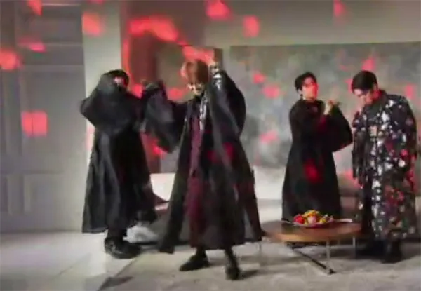 Anne babalar dikkat! K-Pop tehlikesi büyüyor