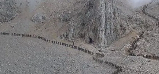 MSB nefes kesen o tırmanışı paylaştı! Binlerce komando aynı anda görüntülendi