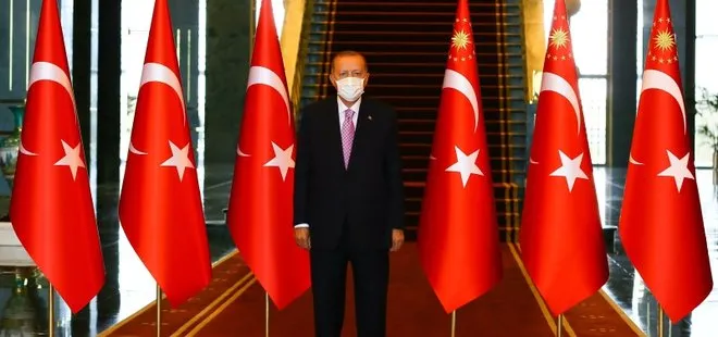 Son dakika: Başkan Erdoğan Külliye’de 30 Ağustos Zafer Bayramı tebriklerini kabul etti! Arka planda bulunan resim dikkat çekti