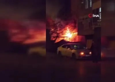 Sultanbeyli’de kaporta dükkkanında yangın