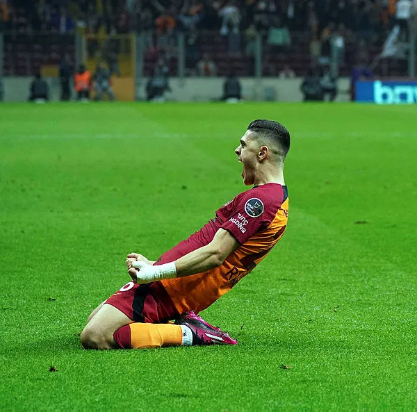 Galatasaray Milot Rashica için pazarlık masasında