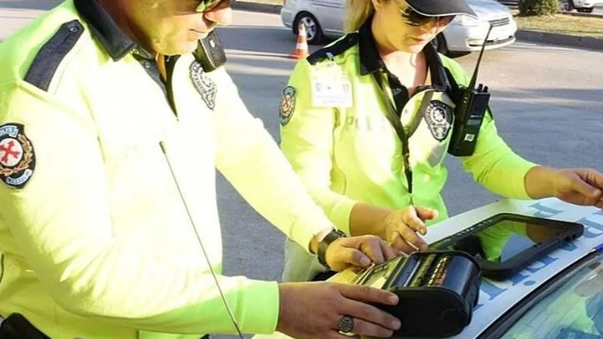 Karabük'te trafik güvenliğini tehlikeye düşüren sürücüye para cezası verildi