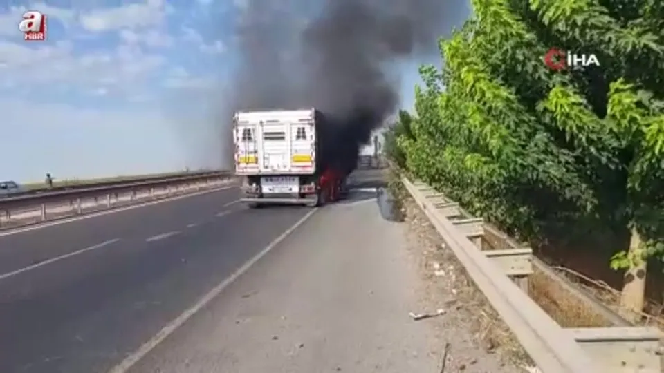 Şanlıurfa’da seyir halindeki tır alev aldı