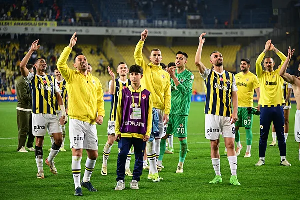 Erman Toroğlu Fenerbahçeli İrfan Can Eğribayat’a ateş püskürdü: Haddini bil...