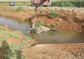 Mardin'de otomobil sulama kanalı uçtu: 3 ölü