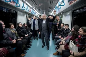 Binali Yıldırım Marmaray ile yolculuk yaptı