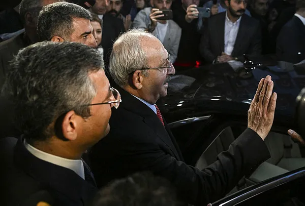 Kemal Kılıçdaroğlu telefon misali! Arka planda çalışmaya devam ediyor! Özgür Özel’e karşı yeni adımlar...