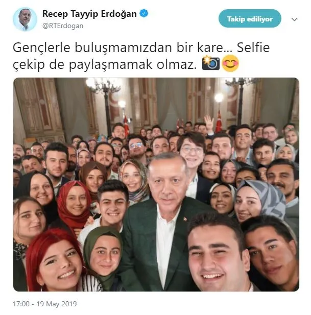 Başkan Erdoğan'dan gençlerle selfie paylaşımı - 1