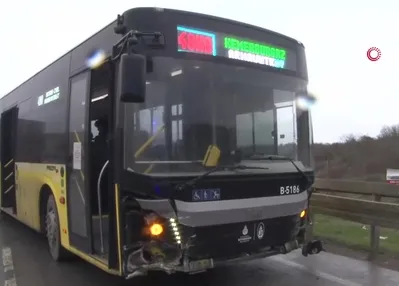 İETT otobüsü bariyerlere çarptı