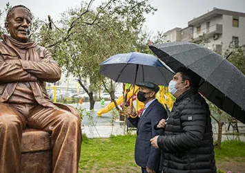 Tunç Soyer'in heykel aşkı Ankara'ya ulaştı! Dudak uçuklatan ihale