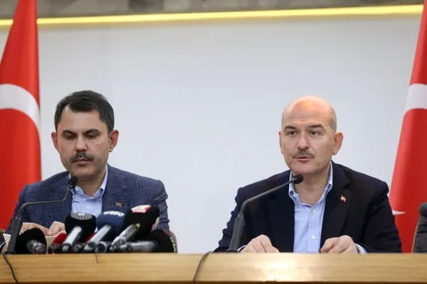 bakanlar-suleyman-soylu-ve-murat-kurumdan-duzce-depremi-aciklamasi-devletten-kira-ve-esya-yardimi-iste-verilec-1669328991997.jpg Bakanlar Süleyman Soylu ve Murat Kurum'dan Düzce depremi açıklaması! Devletten kira ve eşya yardımı! İşte verilecek rakam… - 6