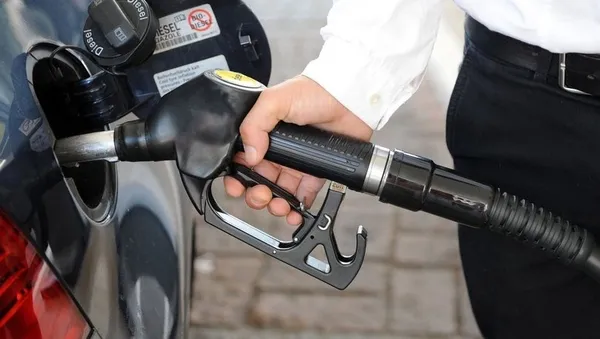 motorinde-92-kurusluk-indirim-benzin-fiyatlarinda-da-indirim-yolda-istanbul-ankara-izmirde-guncel-akaryakit-fi-1658786973915.jpg Motorinde 92 kuruşluk indirim! Benzin fiyatlarında da indirim yolda! İstanbul Ankara İzmir'de güncel akaryakıt fiyatları - 4
