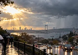 Şemsiyeler yeniden açılacak! Yeni haftada sağanak ve sıcaklık düşüşü bekleniyor