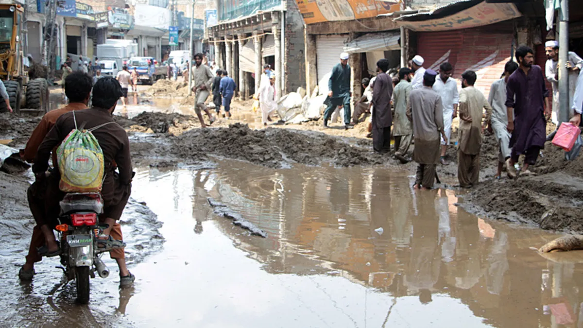 Pakistan'da şiddetli yağış: Ölü sayısı 351'e yükseldi