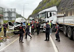 Bartın-Karabük yolunda feci kaza! Tünel çıkışında can pazarı: 1 ölü, 11 yaralı