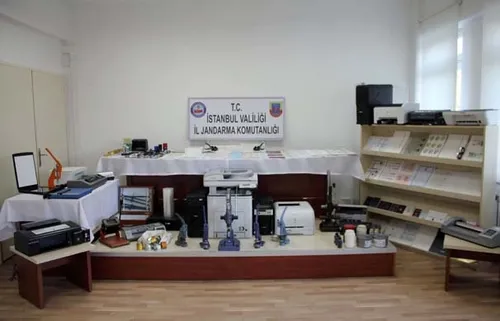 Teröristler için sahte çipli kimlik kartı basmaya hazırlanıyorlardı - 2