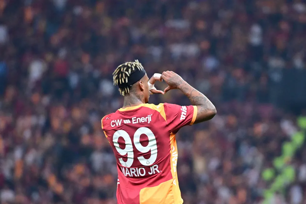 Galatasaray’da Mario Lemina krizi! Görüşmeler tıkandı, Gabonlu yıldız ayrılığı ciddi şekilde düşünüyor - 1